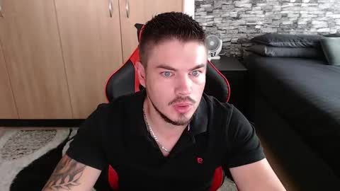 blueeyeboy0 online show from 10, 2, 2025