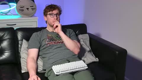 blueeyedtallguy online show from 12, 11, 2025