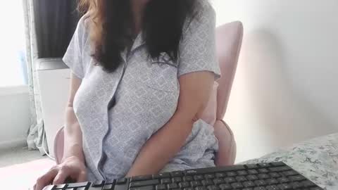 Snapshot of blueeyes40ddds chatting on 31, 10, 2025 BlueEyes40DDDs online show from 31, 10, 2025