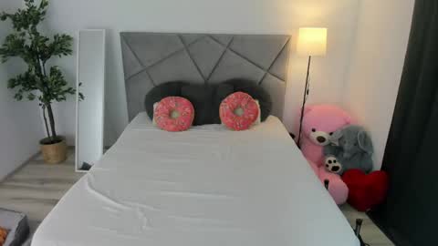 blueeyeslexxxy online show from 2, 4, 2026