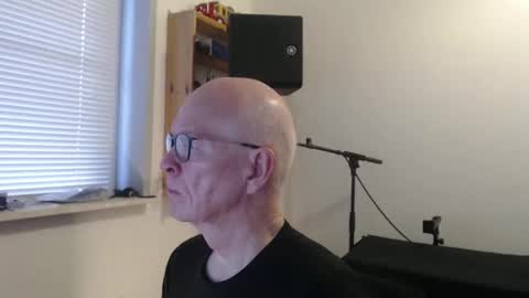 blueeyesn8 online show from 18, 11, 2025