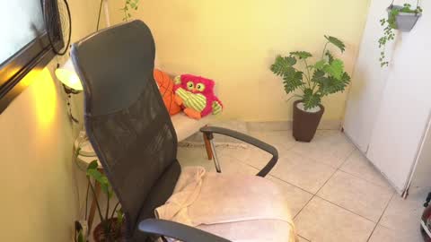 FLORAA online show from 3, 1, 2025