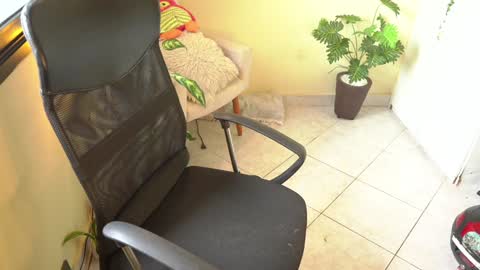FLORAA online show from 7, 1, 2025