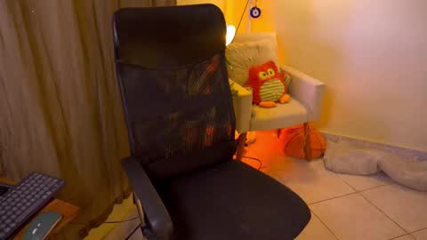 Snapshot of bluemysticlady chatting on 23, 10, 2025 FLORAA online show from 23, 10, 2025