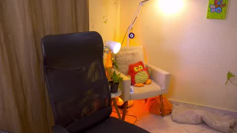 Snapshot of bluemysticlady chatting on 24, 10, 2025 FLORAA online show from 24, 10, 2025