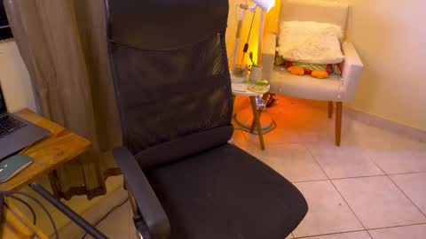 FLORAA online show from 8, 1, 2026