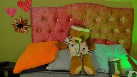 Violette 3 online show from 2, 11, 2025