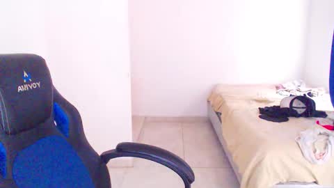  Hey guysI am BrendaWelcome my room online show from 22, 10, 2025