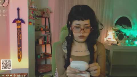 Snapshot of blushing_nymph chatting on 8, 11, 2025 Im Nym Justa nymph on twitter and IG online show from 8, 11, 2025