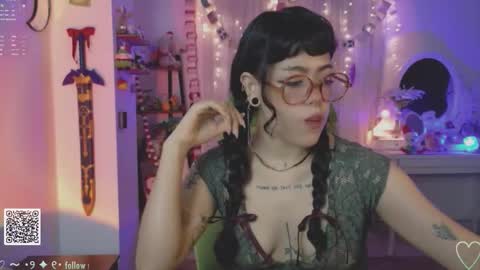 Snapshot of blushing_nymph chatting on 25, 11, 2025 Im Nym Justa nymph on twitter and IG online show from 25, 11, 2025