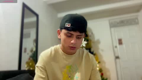 Bob  INDEPENDENT MODEL online show from 19, 12, 2024