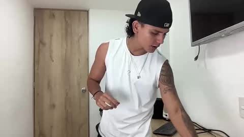 Bob  INDEPENDENT MODEL online show from 11, 9, 2025