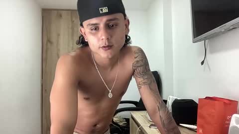 Bob  INDEPENDENT MODEL online show from 28, 9, 2025