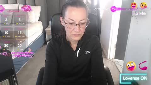 Ningifun couple online show from 9, 5, 2026