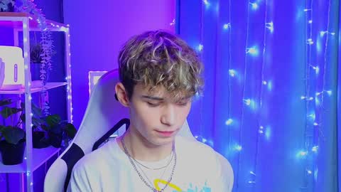 Snapshot of boicute chatting on 11, 1, 2025 ALEXPVT IS OPEN online show from 11, 1, 2025