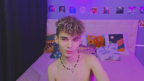 Snapshot of boicute chatting on 1, 2, 2025 ALEXPVT IS OPEN online show from 1, 2, 2025