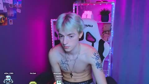 Snapshot of boicute chatting on 5, 3, 2025 ALEXPVT IS OPEN online show from 5, 3, 2025