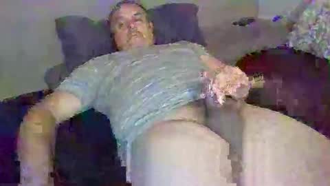 Snapshot of boidady chatting on 28, 10, 2025 emilio online show from 28, 10, 2025