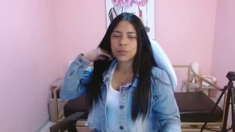 Snapshot of bombom_brown_ chatting on 20, 12, 2025 bombom_brown_ online show from 20, 12, 2025