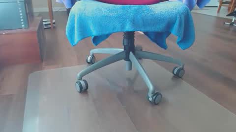 FRECKLES online show from 18, 12, 2025