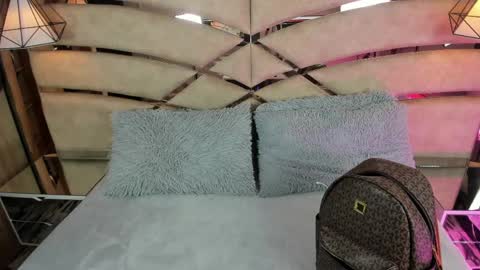 bonet_iris online show from 29, 5, 2026