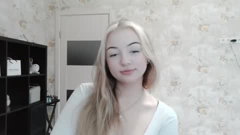 Snapshot of bonggarrido chatting on 21, 10, 2025 Ella online show from 21, 10, 2025