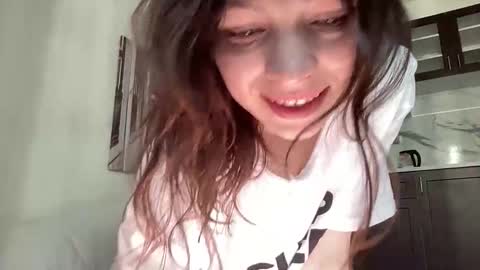 Snapshot of bonjourlabelle chatting on 2, 4, 2026 Mary 3 live time content 18 online show from 2, 4, 2026