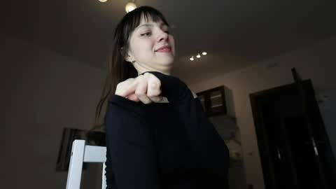 Snapshot of bonjourlabelle chatting on 8, 4, 2026 Mary 3 live time content 18 online show from 8, 4, 2026