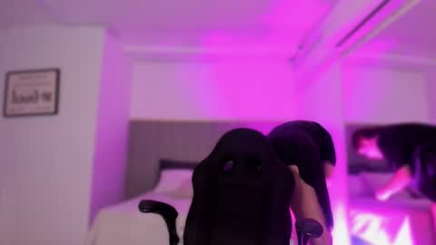 Bonnie  online show from 8, 2, 2026