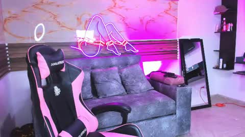 Snapshot of bonnie_bu chatting on 24, 7, 2026 becky online show from 24, 7, 2026