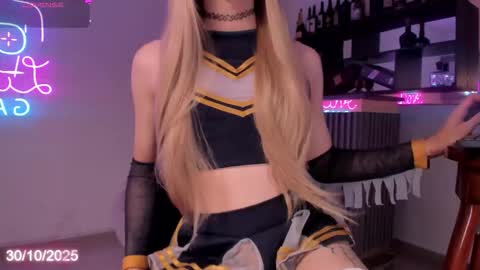 Bonnie Luxury online show from 30, 10, 2025