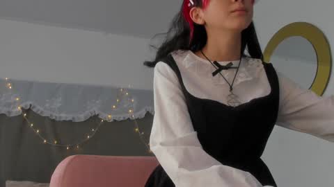 Snapshot of bonniecute_ chatting on 3, 12, 2024   online show from 3, 12, 2024