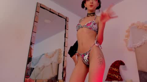 Snapshot of bonniecute_ chatting on 13, 12, 2024   online show from 13, 12, 2024