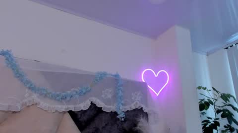 Snapshot of bonniecute_ chatting on 14, 12, 2024   online show from 14, 12, 2024