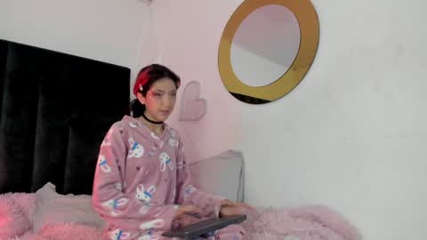 Snapshot of bonniecute_ chatting on 28, 12, 2024   online show from 28, 12, 2024