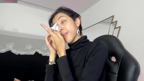 Snapshot of bonniecute_ chatting on 9, 1, 2025   online show from 9, 1, 2025
