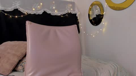 Snapshot of bonniecute_ chatting on 17, 1, 2025   online show from 17, 1, 2025