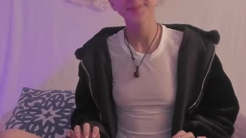 Snapshot of bonniecute_ chatting on 6, 3, 2025   online show from 6, 3, 2025