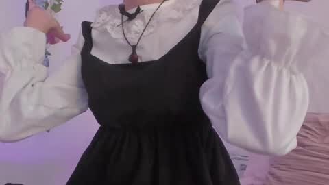 Snapshot of bonniecute_ chatting on 7, 3, 2025   online show from 7, 3, 2025