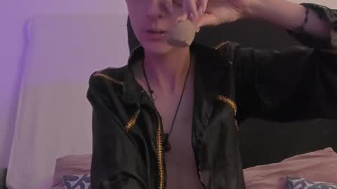 Snapshot of bonniecute_ chatting on 8, 3, 2025   online show from 8, 3, 2025
