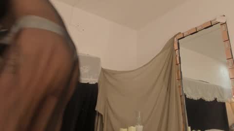 Snapshot of bonniecute_ chatting on 18, 9, 2025   online show from 18, 9, 2025