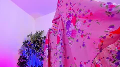 Snapshot of bonniecute_ chatting on 20, 9, 2025   online show from 20, 9, 2025
