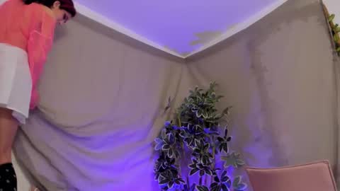 Snapshot of bonniecute_ chatting on 10, 10, 2025   online show from 10, 10, 2025