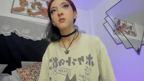 Snapshot of bonniecute_ chatting on 15, 10, 2025   online show from 15, 10, 2025