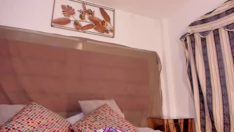 Snapshot of bonniecute_ chatting on 21, 10, 2025   online show from 21, 10, 2025