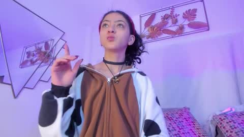 Snapshot of bonniecute_ chatting on 26, 10, 2025   online show from 26, 10, 2025