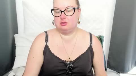 Snapshot of bonnieshining chatting on 13, 10, 2025 Bonnie online show from 13, 10, 2025