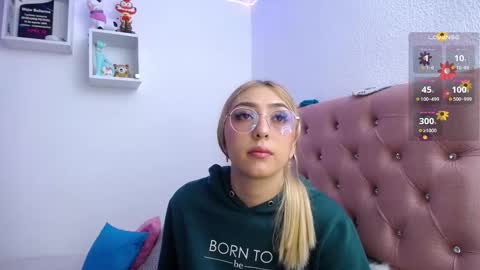 Snapshot of bonny_clyde_xx_ chatting on 16, 11, 2025 Soffy Brooks Independent model online show from 16, 11, 2025