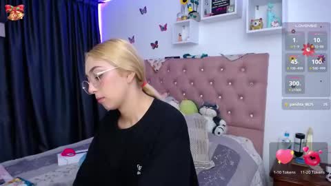 Snapshot of bonny_clyde_xx_ chatting on 16, 1, 2026 Soffy Brooks Independent model online show from 16, 1, 2026