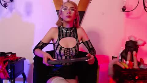  bonnybonnet  online show from 23, 9, 2025